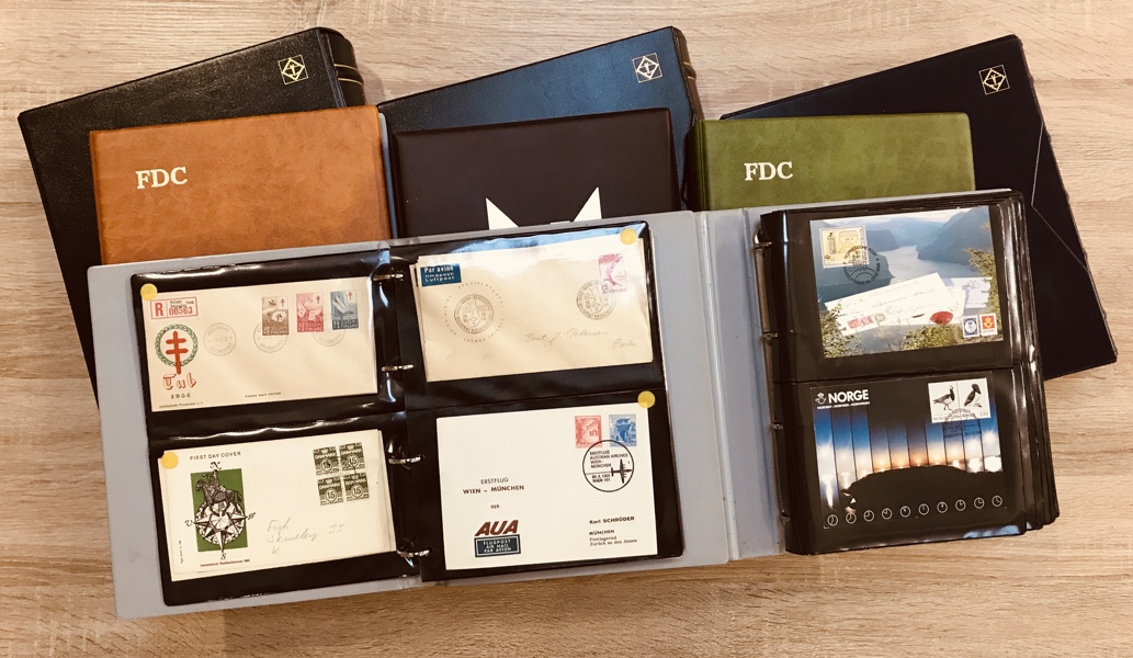 Frimærker: 8 mapper m. førstedagskuverter fra Danmark m.fl.