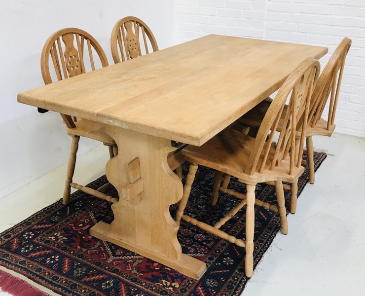 Mid-Century spisebord af massivt egetræ, m. 4 Windsor spisebordsstole af massivt asketræ