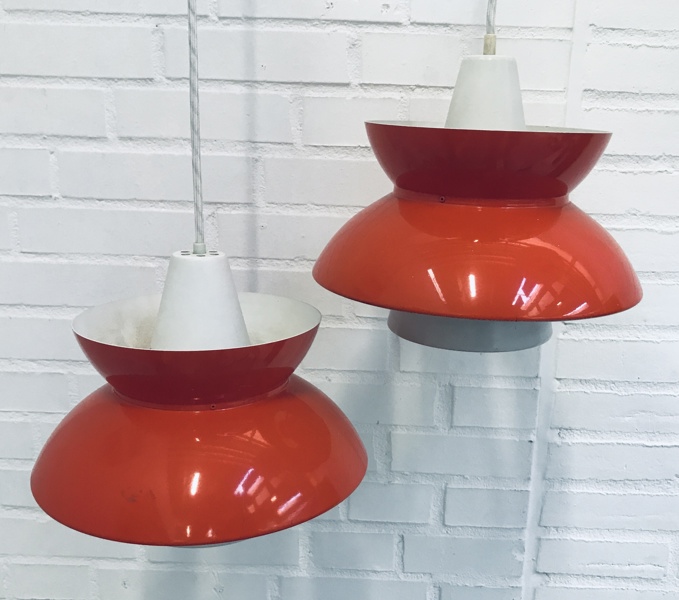 2 Henning Klok søværnspendler (Doo Wop), fremstillet ved Nordisk Solar/Louis Poulsen