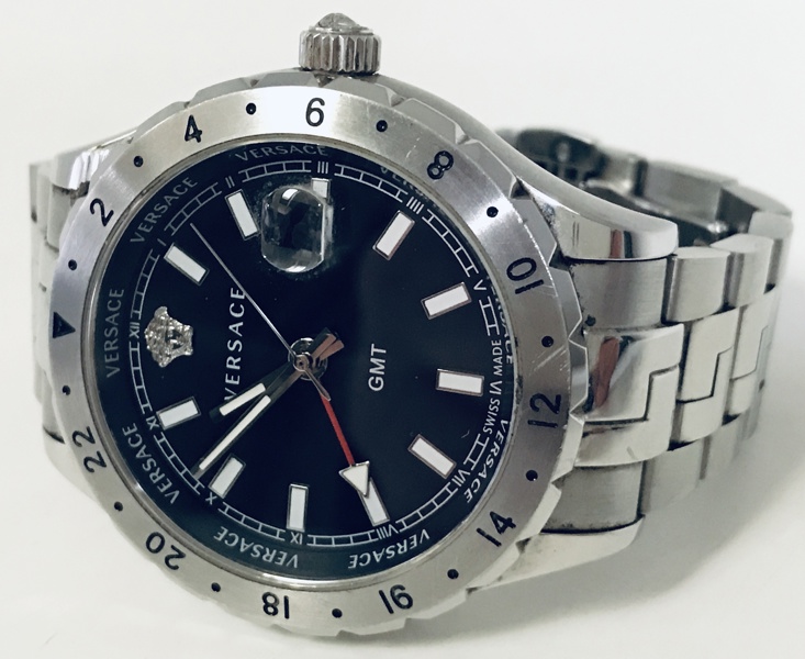 +M: Versace Hellenyium GMT (Ø 42mm) - (Å 2024-0725)