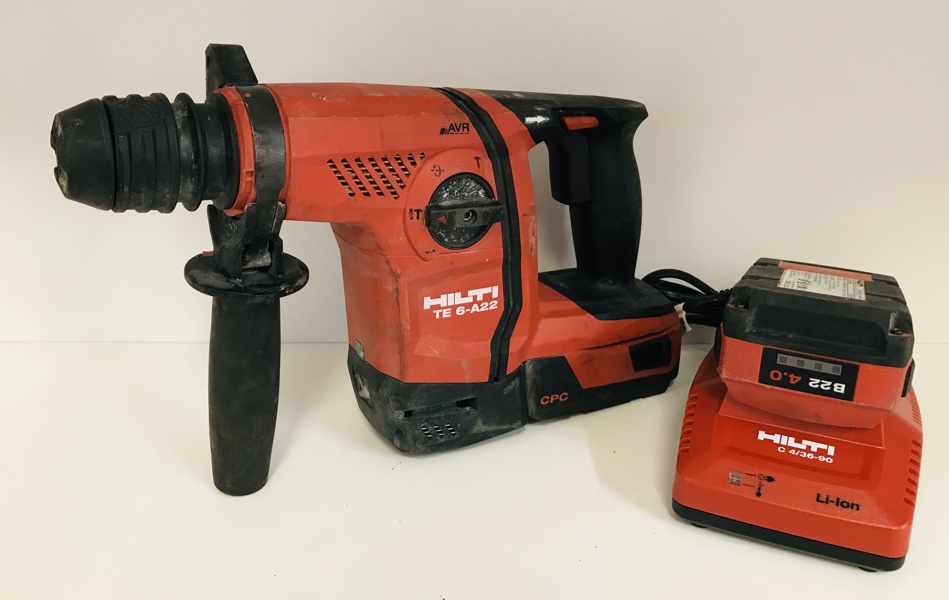 +M: Hilti: TE 6-A22 batteridrevet borehammer m. C4/36-90 oplader samt 2 stk. B22 4,0 batteri (Å 2026-0766)