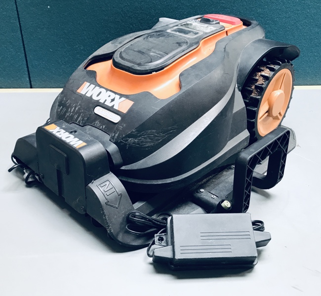 +M: Worx Landroid WG790E robotplæneklipper m. oplader dok og opladerkabel (Å 2026-0765)