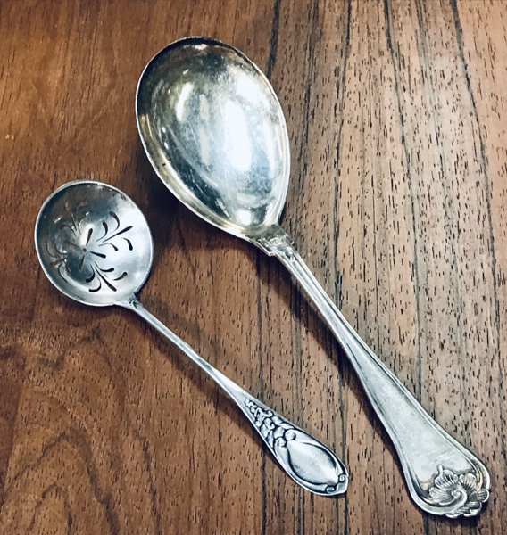 +M: Sølvbestik udført i 3-tårnet (830) sølv, fremstillet ved  Carl m. Cohr, Hingelberg m.fl. (Å 2026-0773)