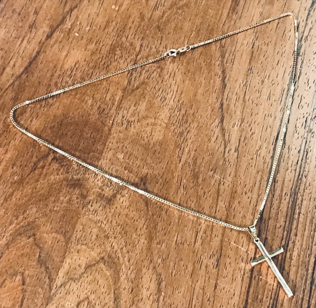 Guld: Flemming Lund halskæde m. vedhæng (kors) udført i 14kt./585