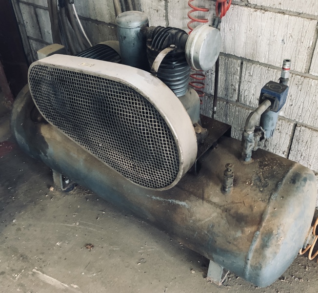 +M: Stenhøj kompressor m. AEG AM 90 LZ 2 