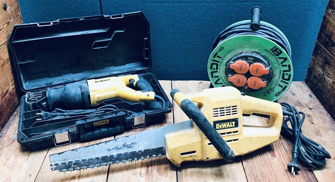 +M: DeWalt: DWE305 bajonetsav (230 V), DW391 elektrisk sav (230V) samt 1 Wexim Bandit Proff kabeltromle (40m)