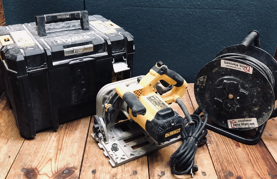 +M: DeWalt DWE520 rundsav (230V) m. kasse og DeWalt arbejdsstation samt kabeltromle (30m)