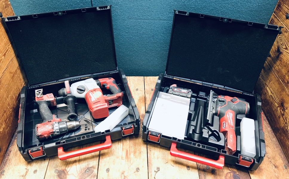 +M: Milwaukee (akku): M18 FBJS stiksav, M18 FPD2 slagboremaskine samt M18 BLH borehammer