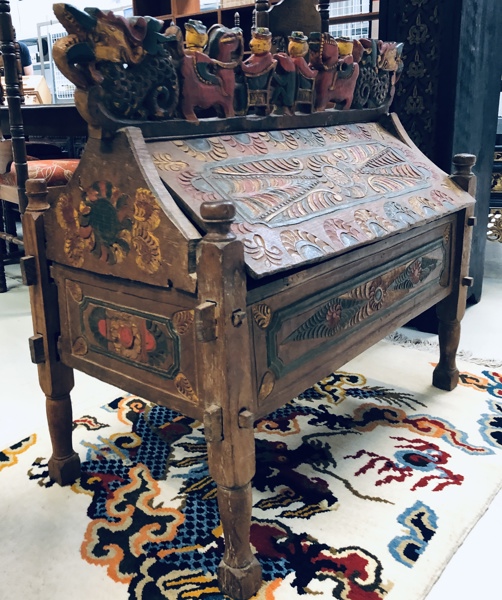 Indonesisk (Madura) håndskåret Jodang/brudekiste