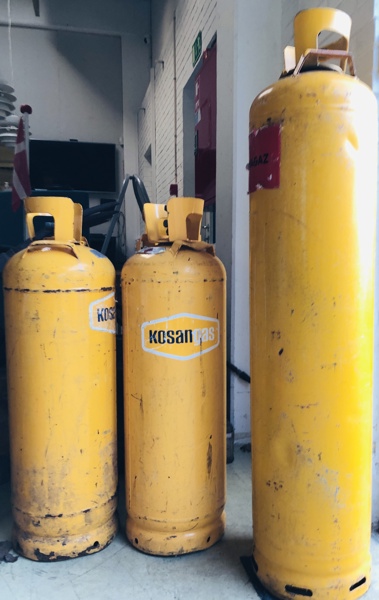 +M: 4 Kosangas/Primagaz flasker (3 stk. 22kg. / 1 stk. 33kg)