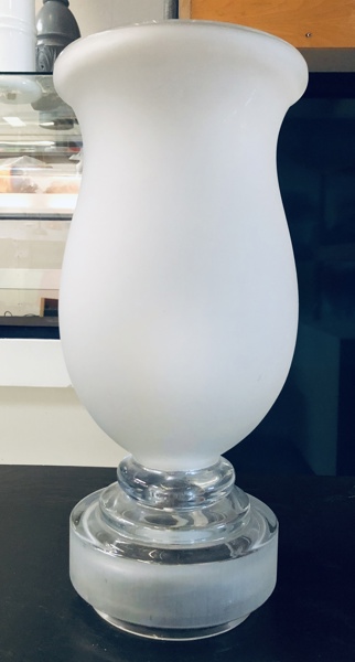 Unika: Portugisisk håndlavet bordlampe af matteret/klart glas 