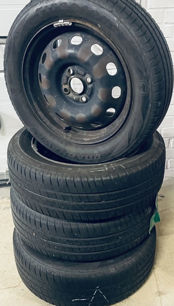 4 X 15" stålfælge m. Firestone Roadhawk (185/60R15)