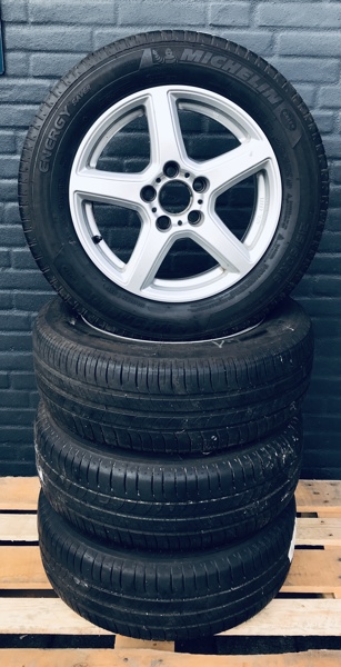 4 Alufælge (18") m. Tracmax Ice-Plus vinterdæk (225/55/R18)