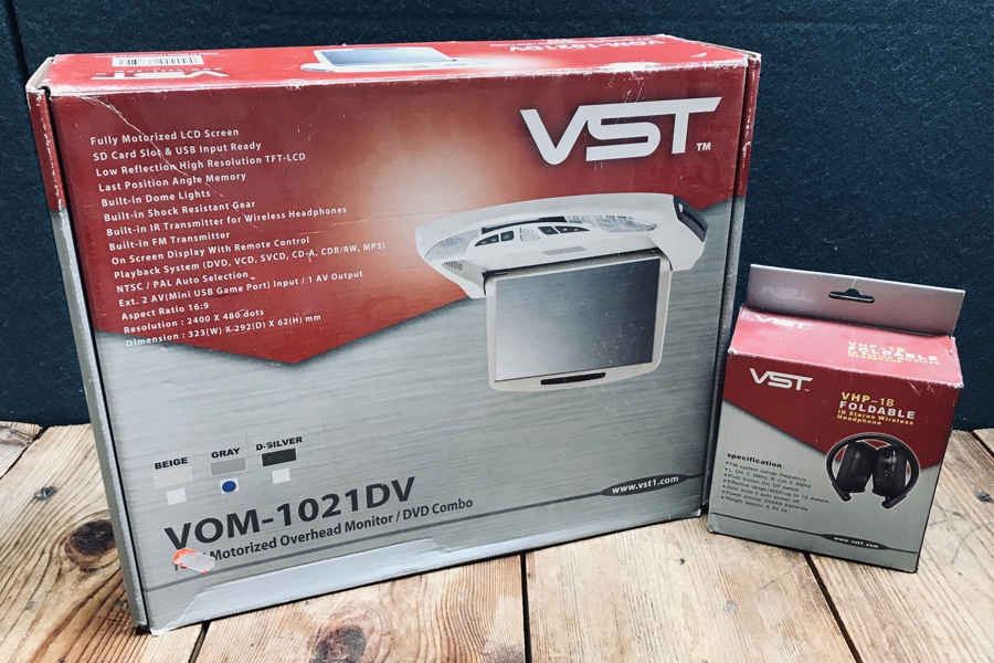 VST Vom-102DV overhead monitor m. dvd afspiller samt VST VHP-1B foldbar wireless høretelefon