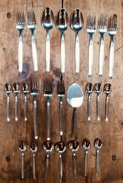 Samling af dansk sølvbestik (plet) - model Capri fra KJA Københavns Juveler Anstalt (25 enheder)