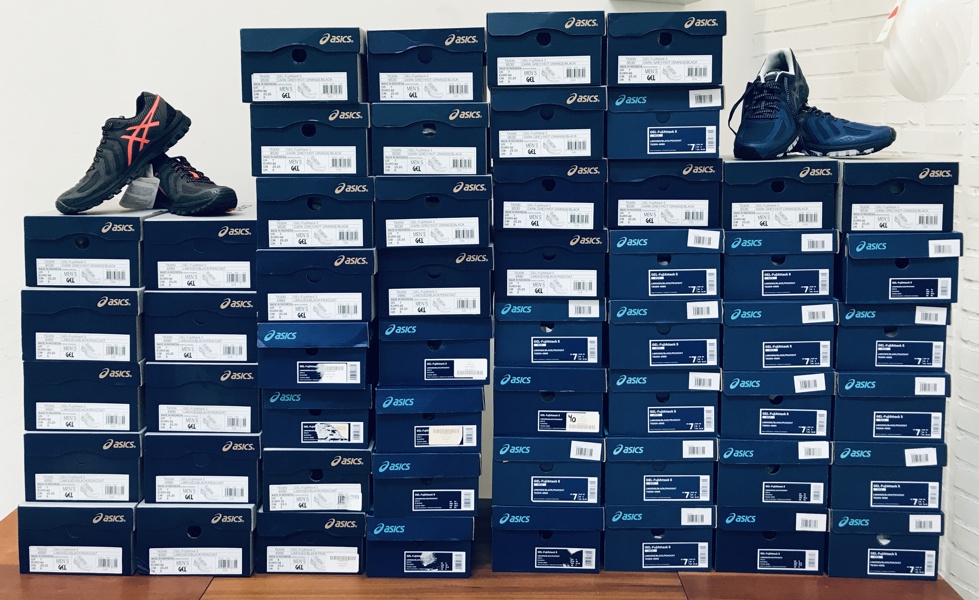 Stort parti Asics løbesko til mænd (54 enheder), model Gel-Fujiattack 5