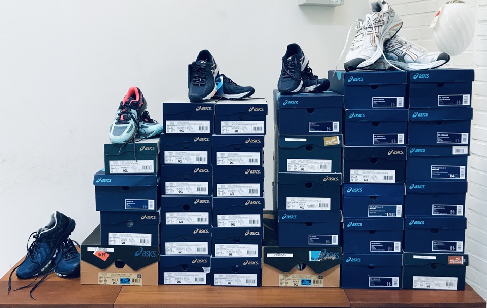 Stort parti Asics løbesko til mænd og kvinder (37 enheder), model Gel-Fujiattack 5 samt Gel-Foundation