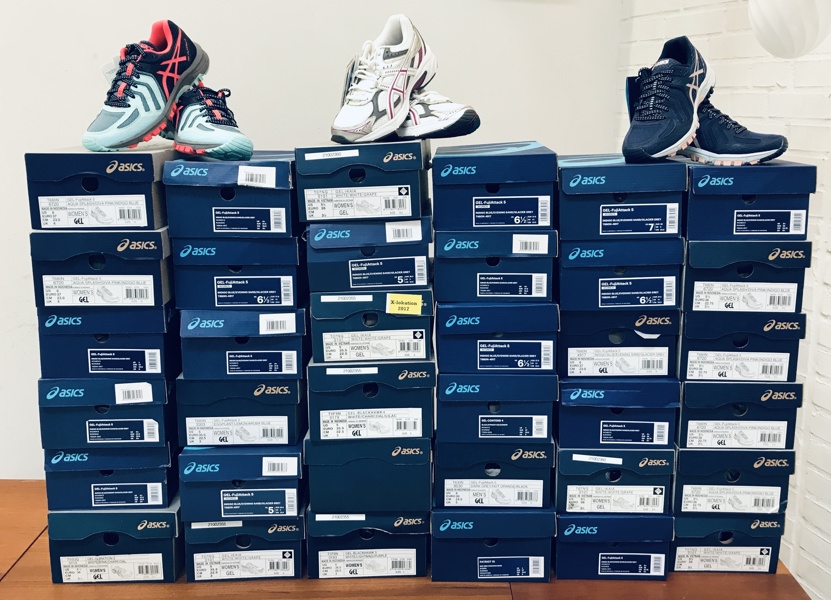 Stort parti Asics løbesko til mænd og kvinder (36 enheder), model Gel-Fujiattack 5, Gel-Blackhawk samt Gel-Ikaia