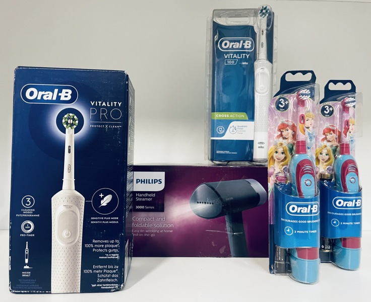 Philips 3000 Series håndholdt damper (STH3000/20), Oral-B Vitality Pro Protect X Clean el-tandbørste, Oral-B Vitality 100 el- tandbørste samt 2 Oral-B el-tandbørster (børn) - (P 260, 409/24)