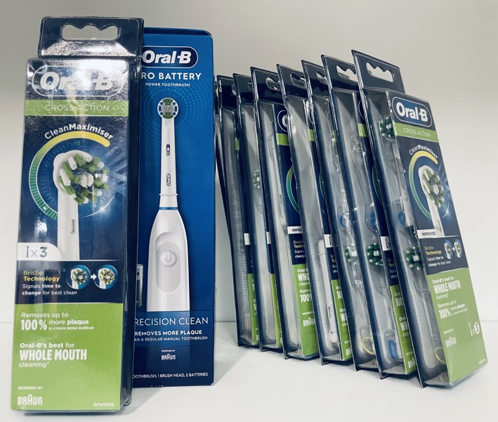 Oral-B Precision Clean el-tandbørste samt 9 stk. 3-pack Oral-B Cross Action børstehoveder (P 259/24)