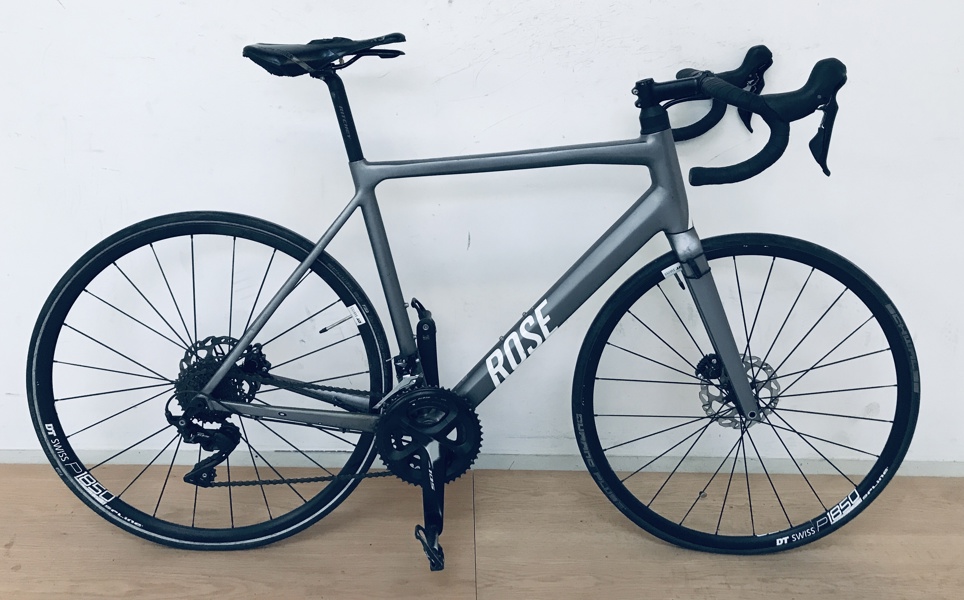 +M: Rose Pro SL racercykel m. carbonramme, skivebremse samt DT Swiss P1850 Spline fælge (Å 2025-1545)