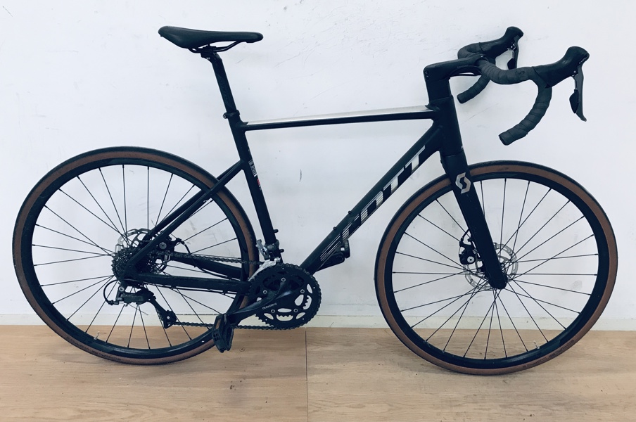 +M: Scott Speedster racercykel med carbonramme samt skivebremse (Å 2026-0749)