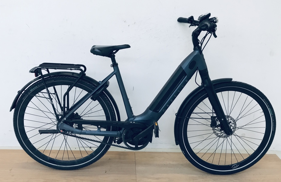 +M: Gazelle Ultimate C8+ el-damecykel m. batteri, Bosch Activeline Plus centermotor samt skivebremse og remtræk (Å 2026-0748)