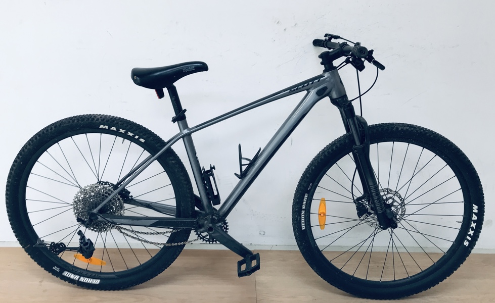 +M: Scott Scale jr-mountainbike (H 19)