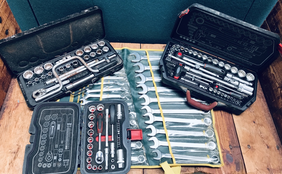 Top- og fastnøglesæt (3 enheder): Blithe (42 enheder), Elora (24 enheder), Tecos (34 enheder) samt Force ring- og gaffelnøglesæt (27 enheder) 