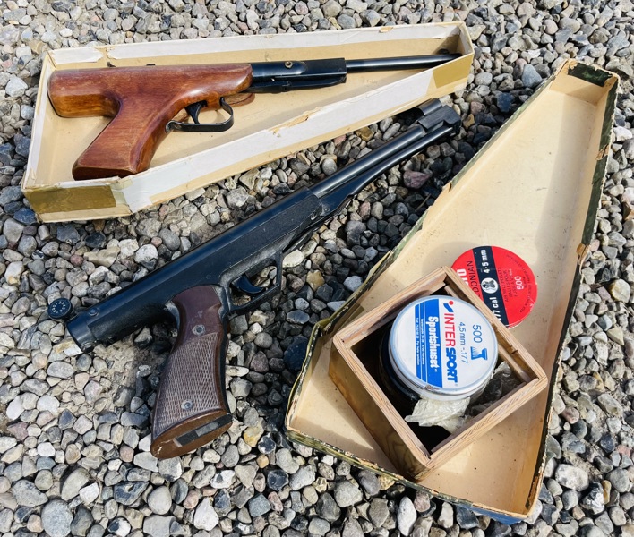 Gamo luftpistol (4,5mm), ukendt luftpistol (4,5mm) samt 1.300 hagl - herunder Scandot Diabolo