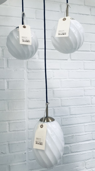 Halo Design (3 enheder): Twist Egg Pendel opal/messing (Ø15), Twist Pendel opal/messing (Ø15) samt Twist Pendel opal/sort (Ø15)