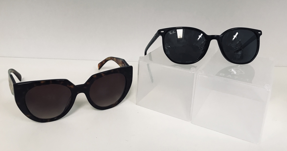 +M: Prada Turtle (SPR14WS) solbrille samt Ray-Ban 'Elliot' (RB2197) solbrille (B 275, 327/26)