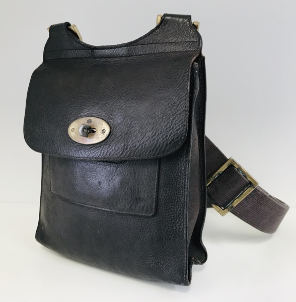 +M: Mulberry 'Antony' skuldertaske af mørkebrun læder prydet med den ikoniske Postman’s Lock (B