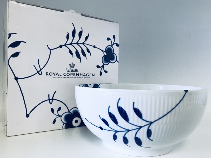 Royal Copenhagen Blå Mega Riflet skål (21cm) - (Å 2026-0866)