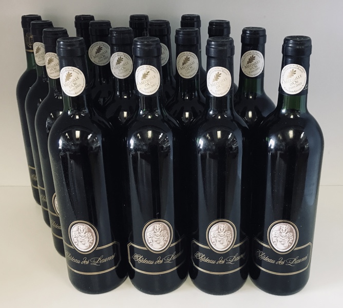 Parti af fransk vin fra Chateâu des Launes (16 enheder) - herunder årgang 2000 samt 2001