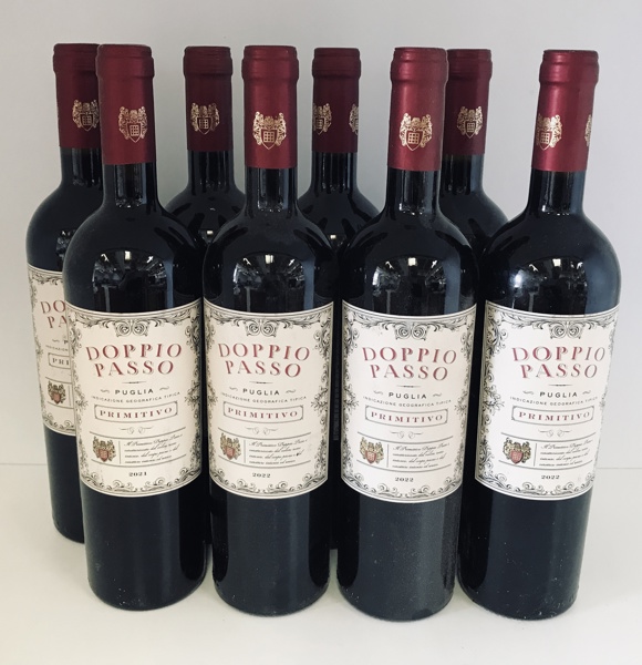 Parti af italiensk vin fra Doppio Passo (8 enheder) - årgang 2022