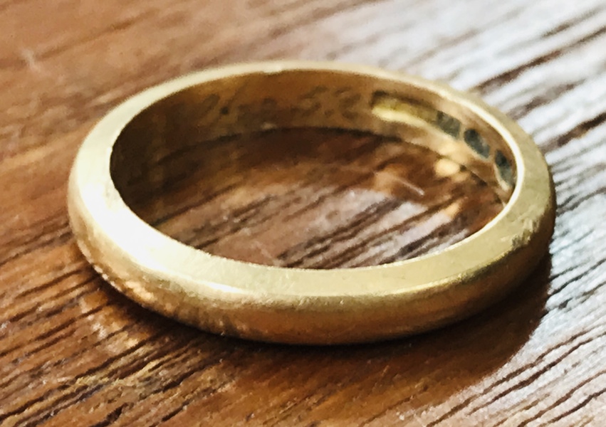 +M: Guld: ring udført i 18 kt. (750)
