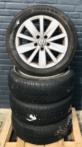 4 VW Alufælge (16") m. Continental Wintercontact vinterdæk (205/55/R16)