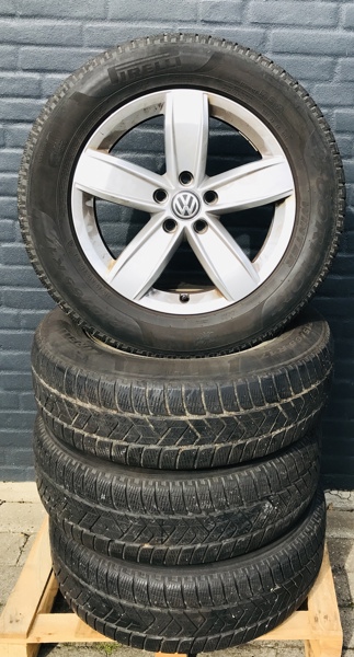 4 VW Alufælge (17") m. Firelli Scorpion vinterdæk (215/65/R17)