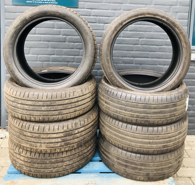 2 sæt dæk (8 enheder) - heriblandt 4 (18") m. Goodyear Effiecient Grip Performance sommerdæk (215/50/R18) samt 4 (20") m. Goodyear Effiecient Grip Performance sommerdæk (215/45/R20)