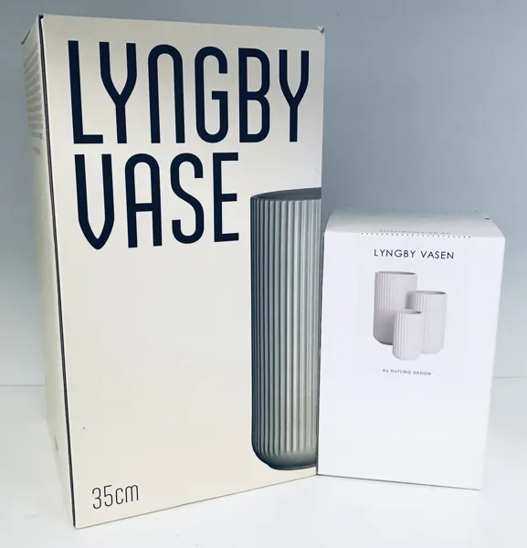 Lyngby Vasen (2 enheder). Opal (35cm), Hvid (20cm)