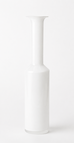 Space-age gulvvase model Fyllig, udført i opalinglas. Designet af Maria Vinka for IKEA anno 1999. 