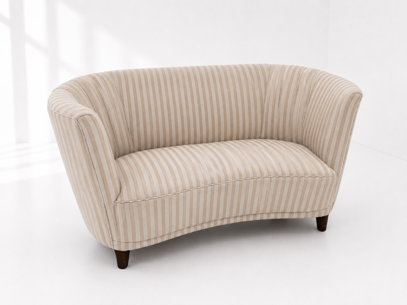Mid-century vintage banan-/cocktail  2-pers. sofa, polstreret med stribet møbelstof og med klassiske træben 