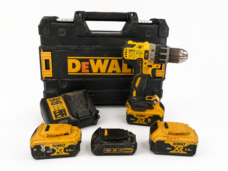 +M: DeWalt: DCD 796 slag-, bore- og skruemaskine m. DCB115 Li-Ion lader, 3 stk. 5,0Ah batterier, 1 stk. 1,5Ah batteri samt kuffert 