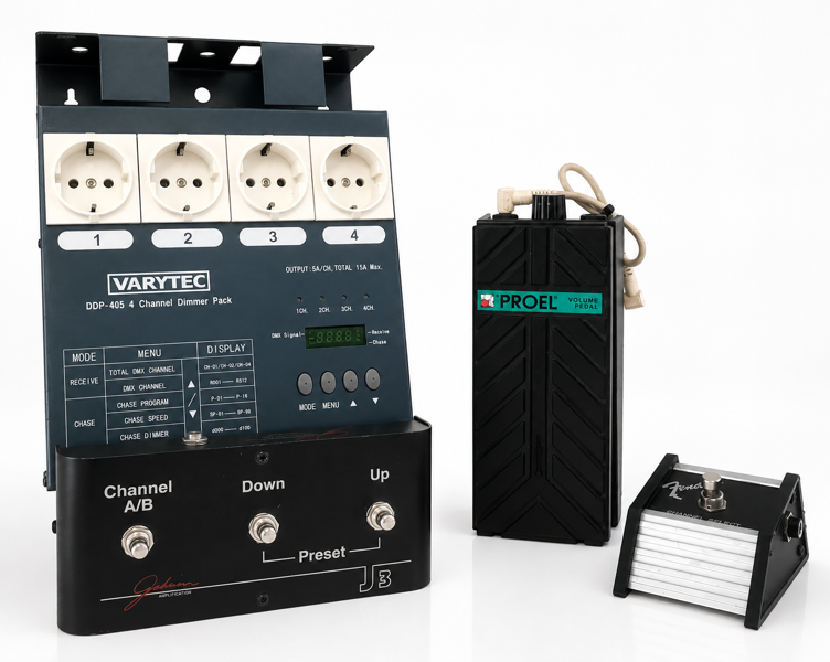 Fender Channel Select Footswitch, Proel PVP 12 volume pedal, Johnson Amplification 3-knaps Footswitch samt Varytec DDP-405 4 Channel Dimmer Pack