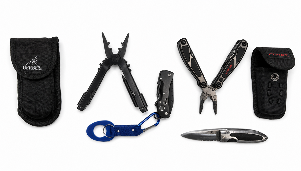 Samling af multitools/knive (4 enheder): Gerber MP600 DET multiværktøj, Coast LED135 multiværktøj (m. led lys), Grand Harvest multiværktøj/lommekiv samt Herbertz Messer lommekniv