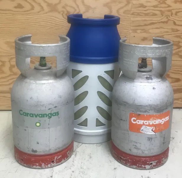 Parti gasflasker ( 3 enheder), 2 Caravan 6 kg gasflaske i aluminium samt 1 komposit 10 kg letvægtsgasflaske