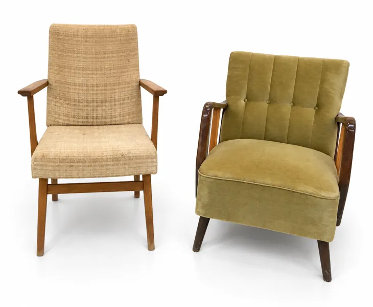 2 mid-century vintage lounge-/lænestole, som repræsenterer den velkendte danske og skandinaviske møbeltradition. Se beskrivelsen