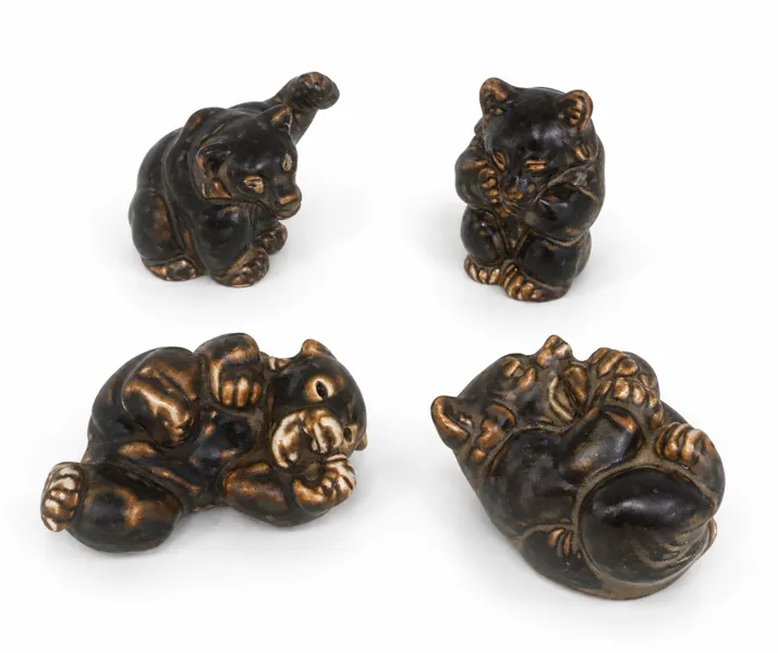 Royal Copenhagen stentøjsfigurer (4 enheder): 21432 bjørneunge (5X10cm), 21433 bjørneunge (9cm), 21434 bjørneunge (6X8cm) samt 21435 bjørneunge (9cm)